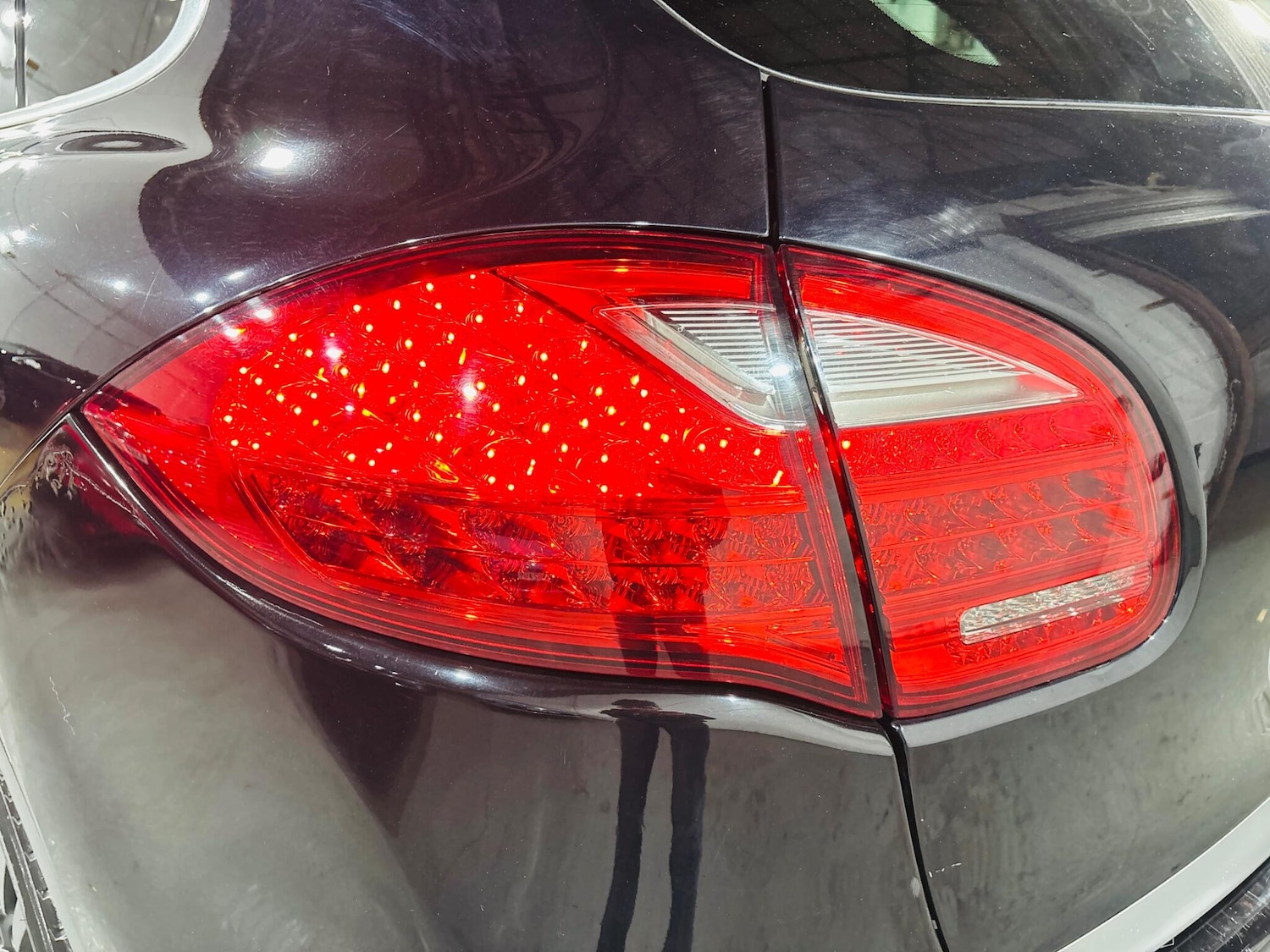 Used Porsche Cayenne 2011 for sale - 76512928: Photo 32