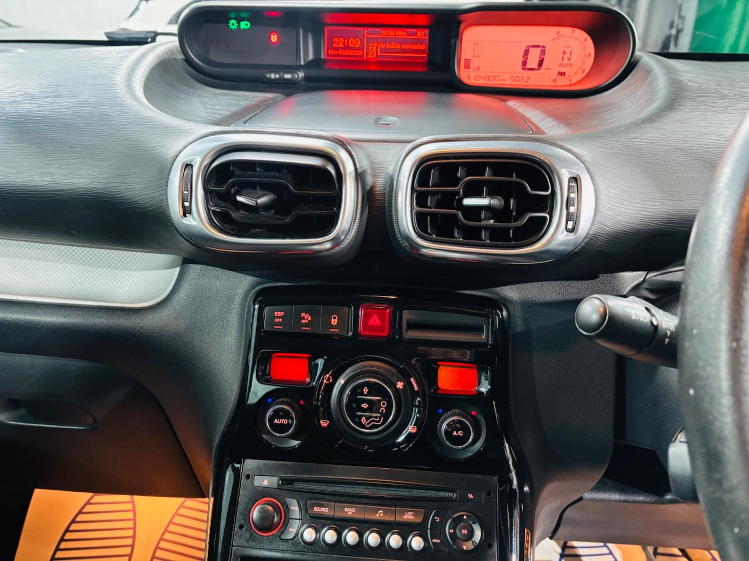 Used Citroen C3 Picasso 2013 for sale - 76700607: Photo 20