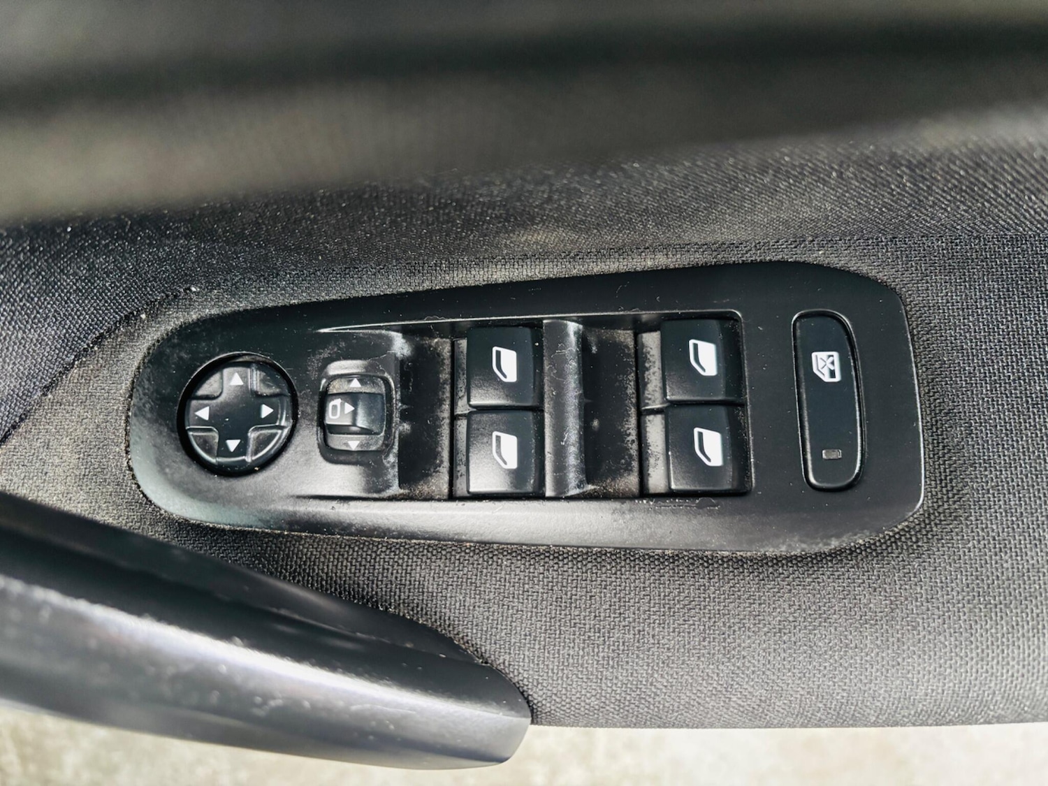 Used Peugeot 308 2015 for sale - 77495759: Photo 17