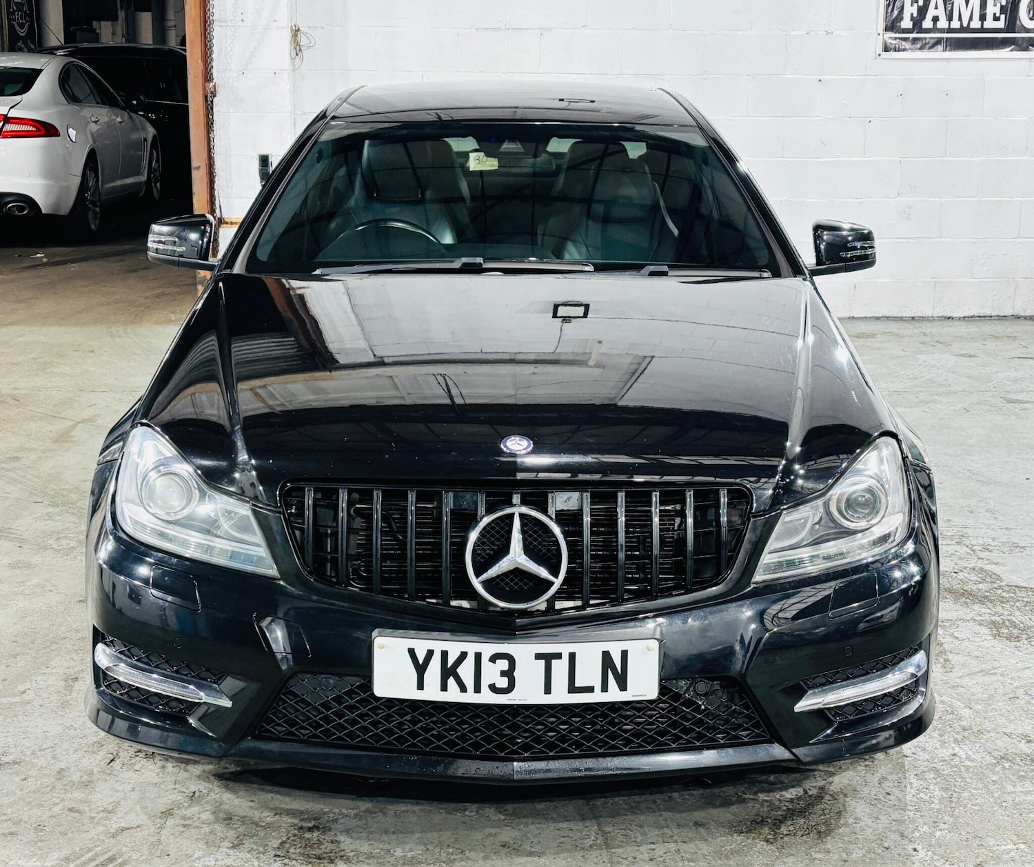 Used Mercedes-Benz C Class 2013 for sale - 76952907: Photo 2