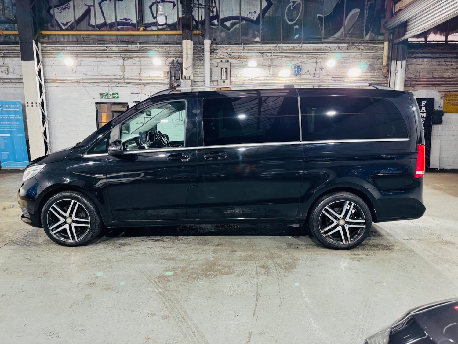 Used Mercedes-Benz V-Class for sale - 76952866: Photo 8