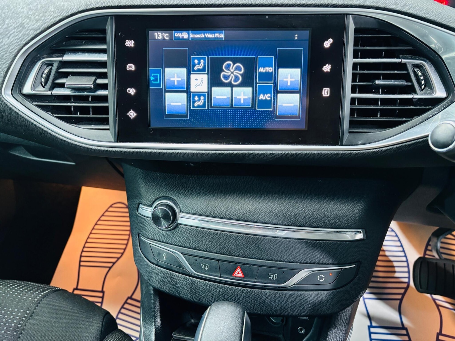 Used Peugeot 308 2015 for sale - 76399183: Photo 22