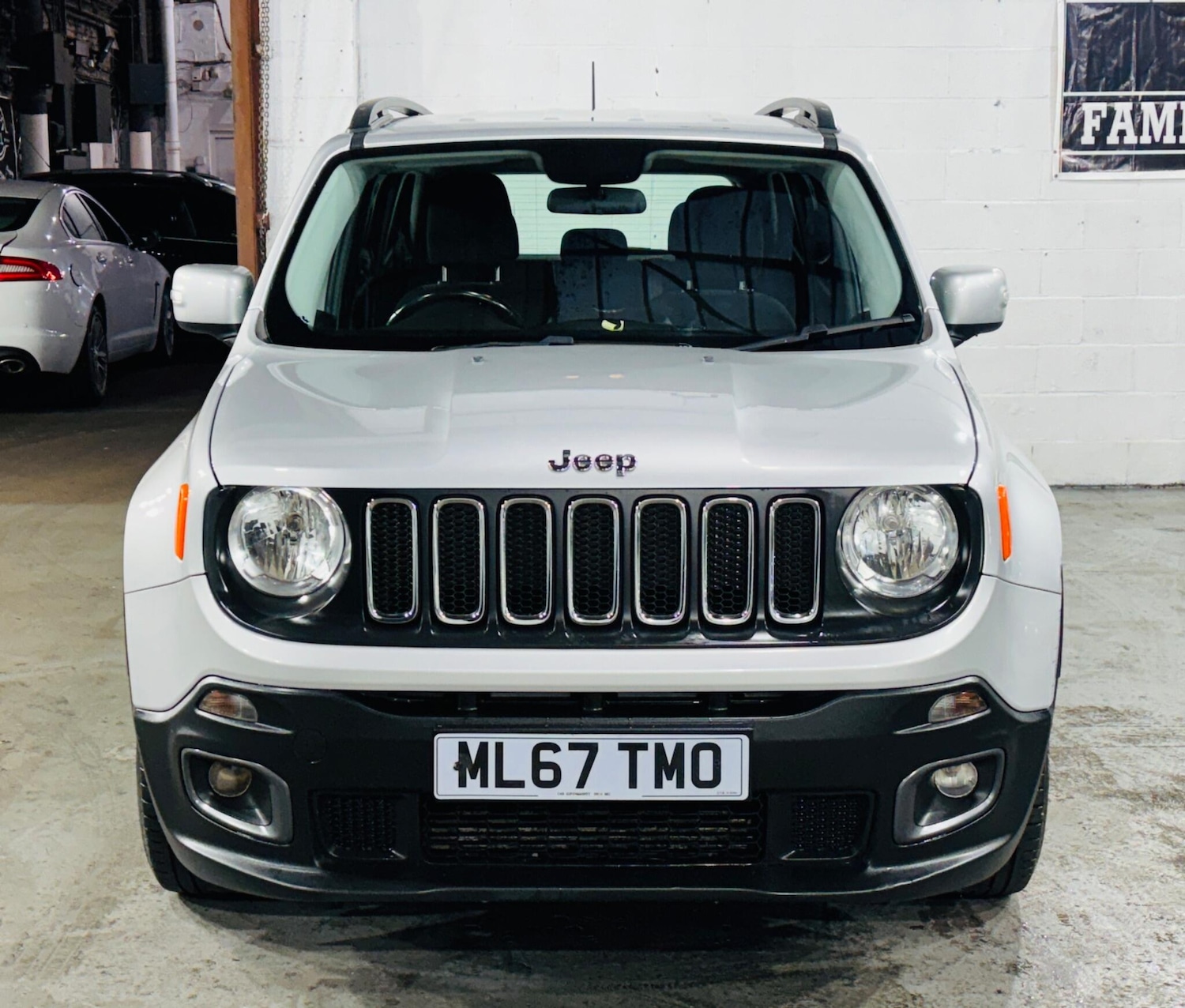 Used Jeep Renegade 2017 for sale - 76975871: Photo 2