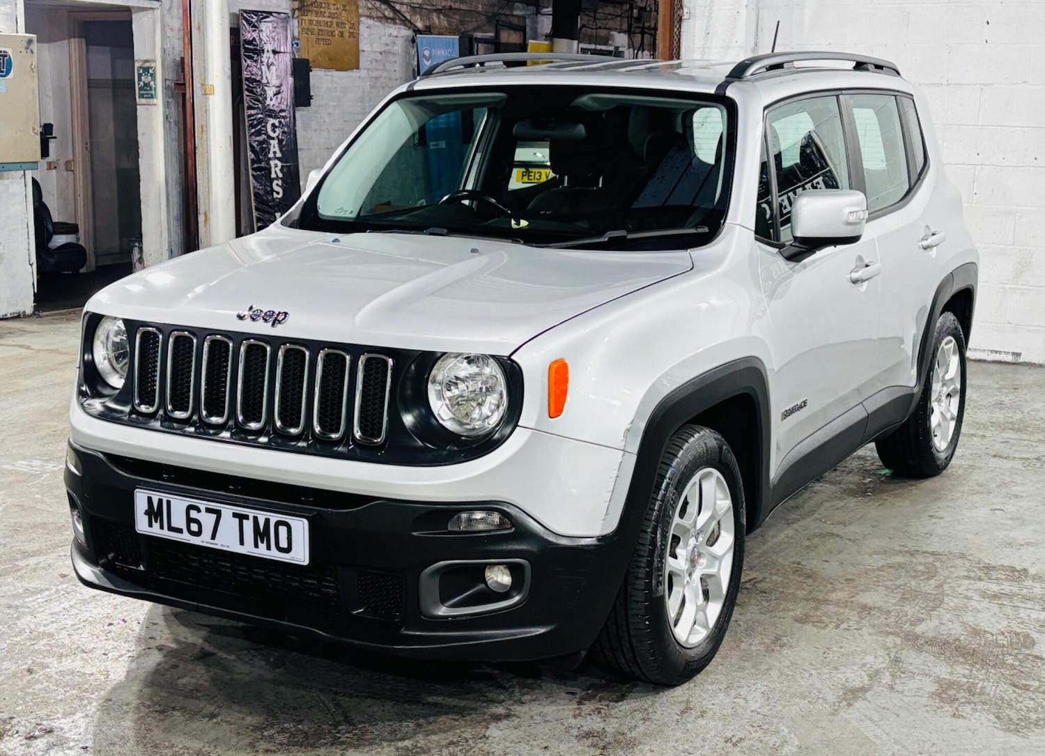 Used Jeep Renegade 2017 for sale - 76975871: Photo 4