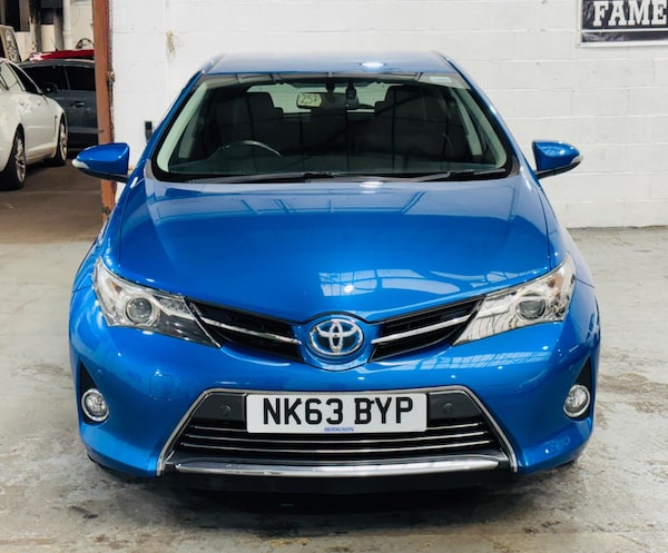 Used Toyota Auris 2013 for sale - 76239945: Photo 2