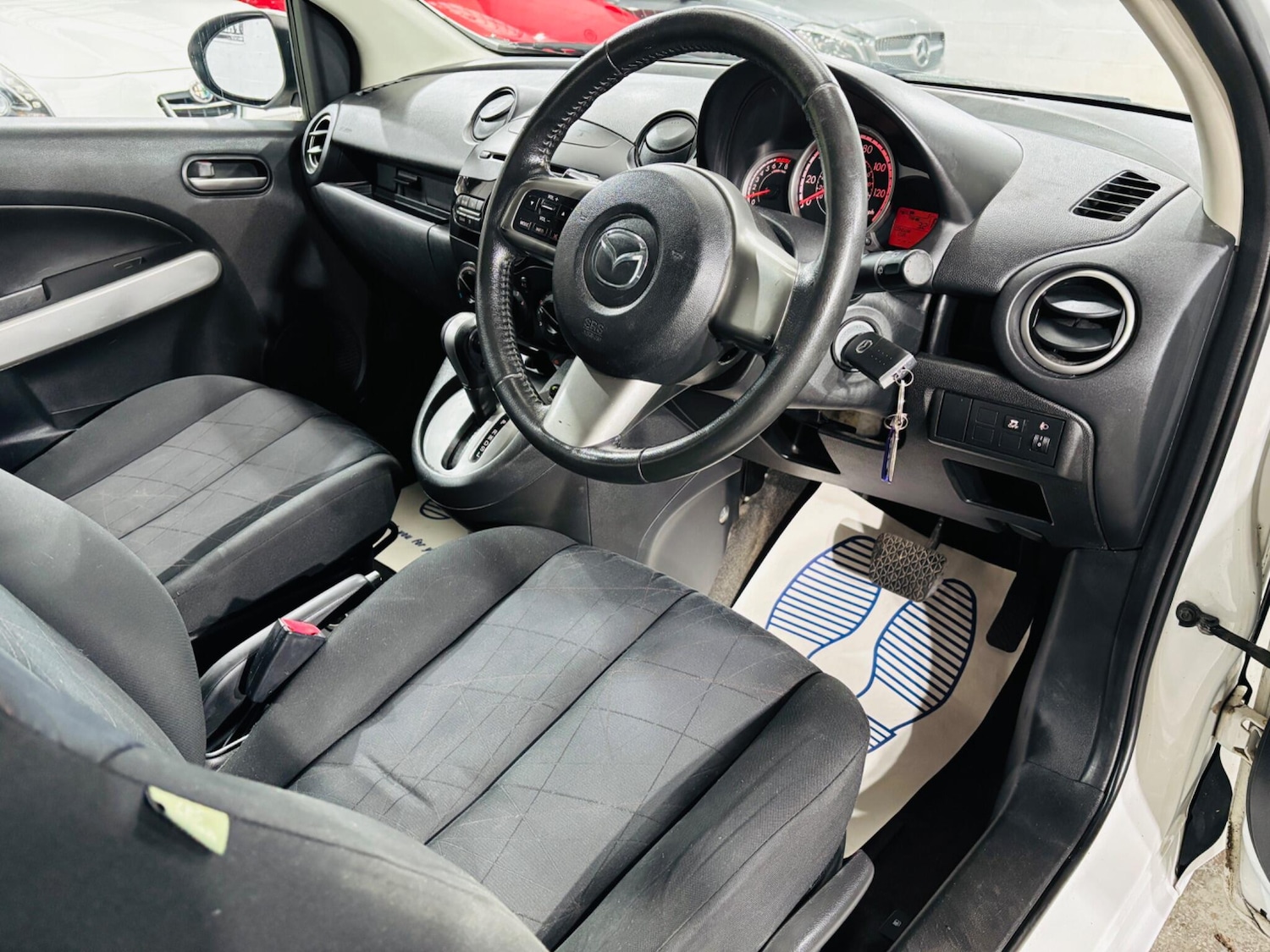 Used Mazda Mazda2 2011 for sale - 76832323: Photo 10