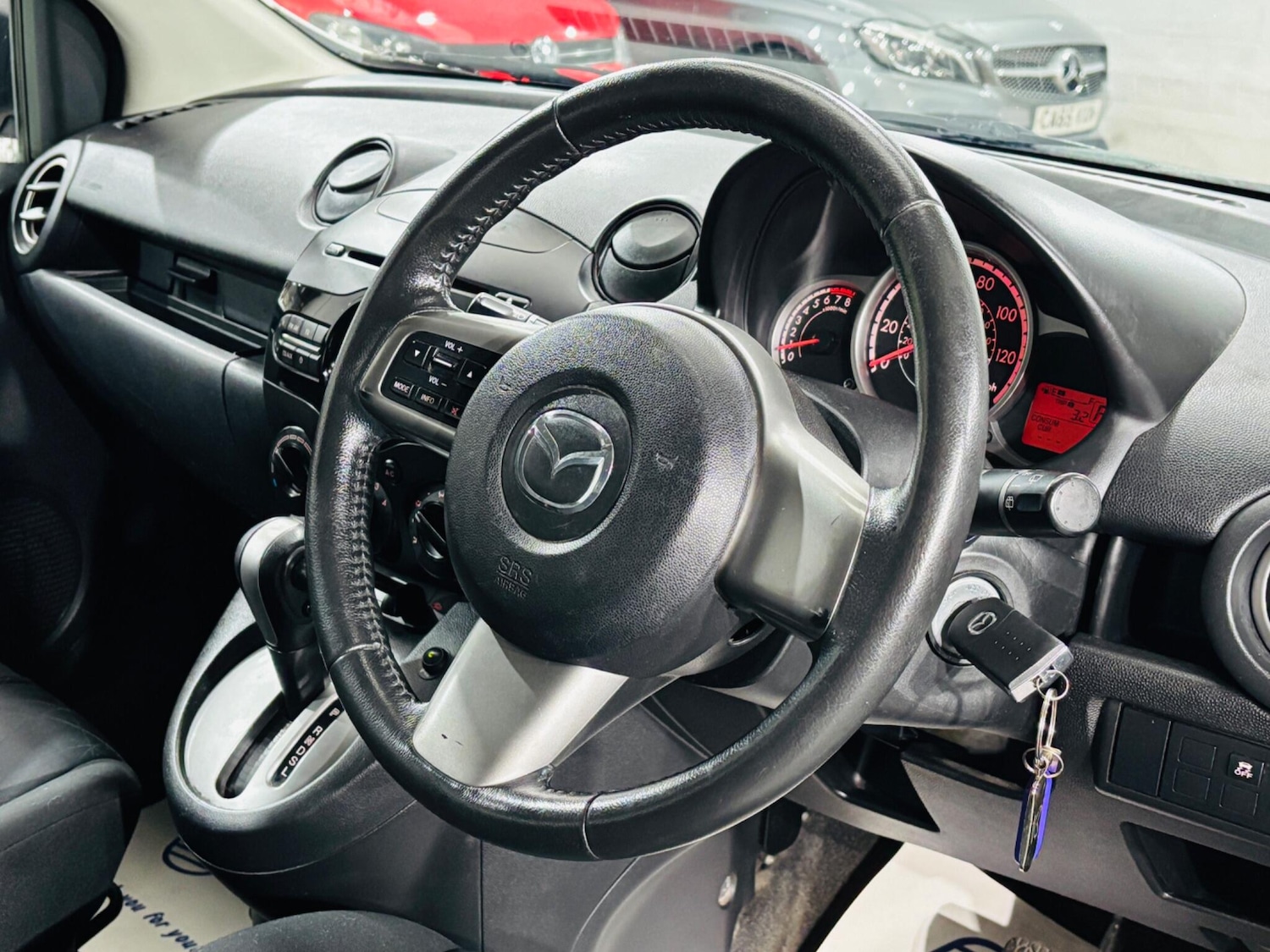 Used Mazda Mazda2 2011 for sale - 76832323: Photo 11