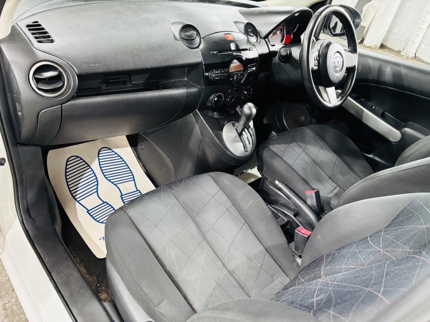 Used Mazda Mazda2 2011 for sale - 76832323: Photo 14