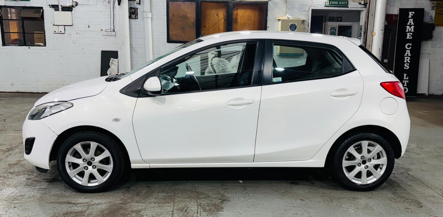 Used Mazda Mazda2 2011 for sale - 76832323: Photo 9