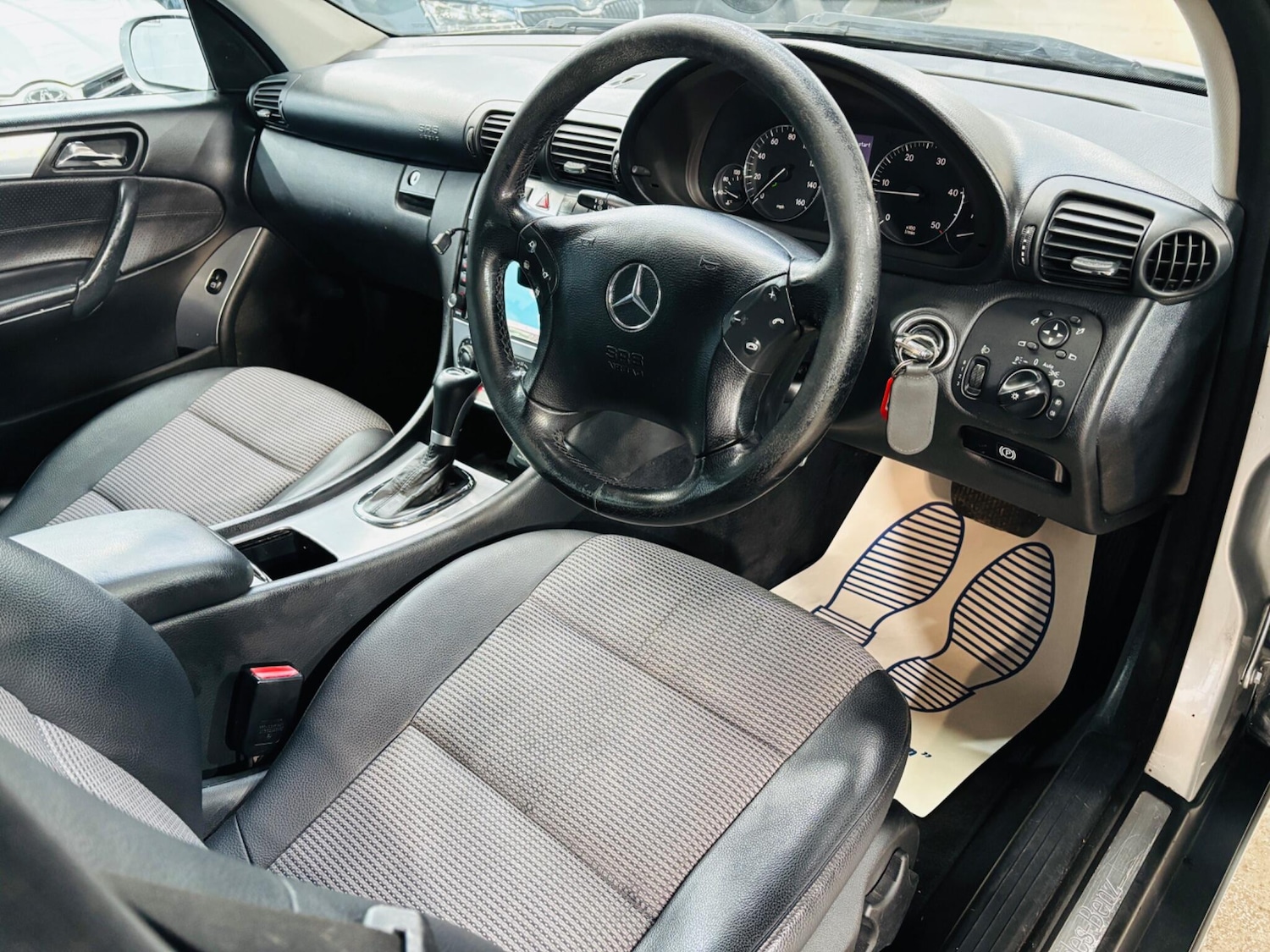 Used Mercedes-Benz C-Class 2007 for sale - 76122249: Photo 10