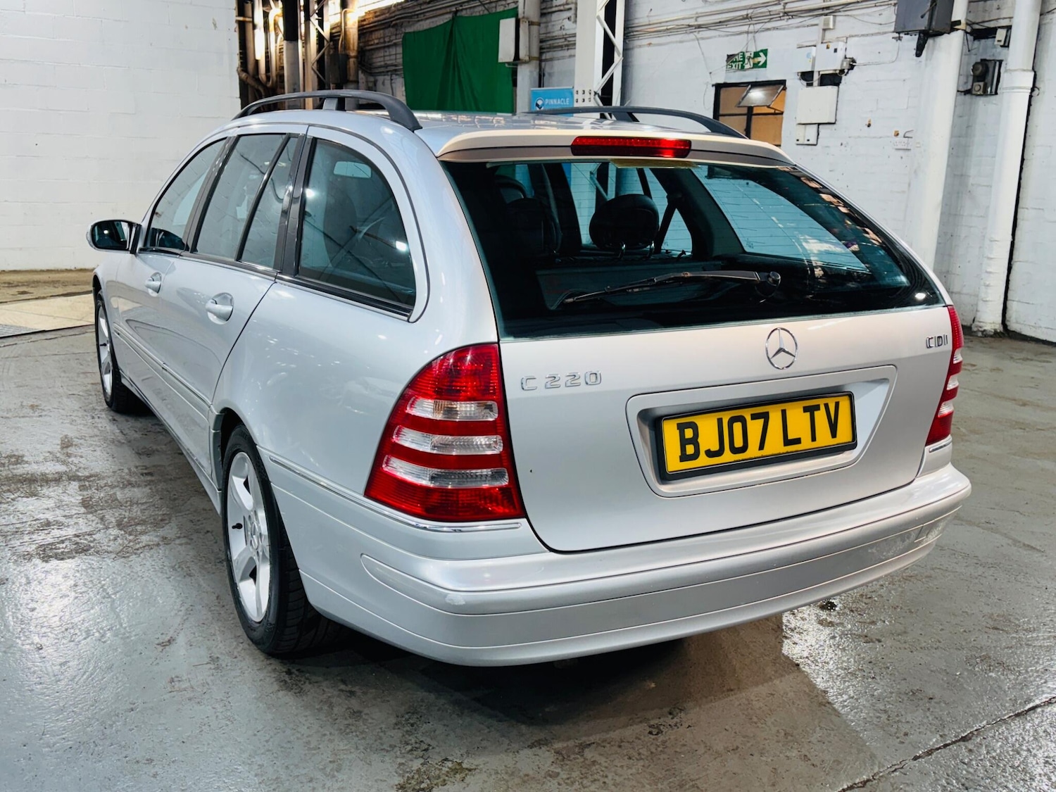 Used Mercedes-Benz C-Class 2007 for sale - 76122249: Photo 7