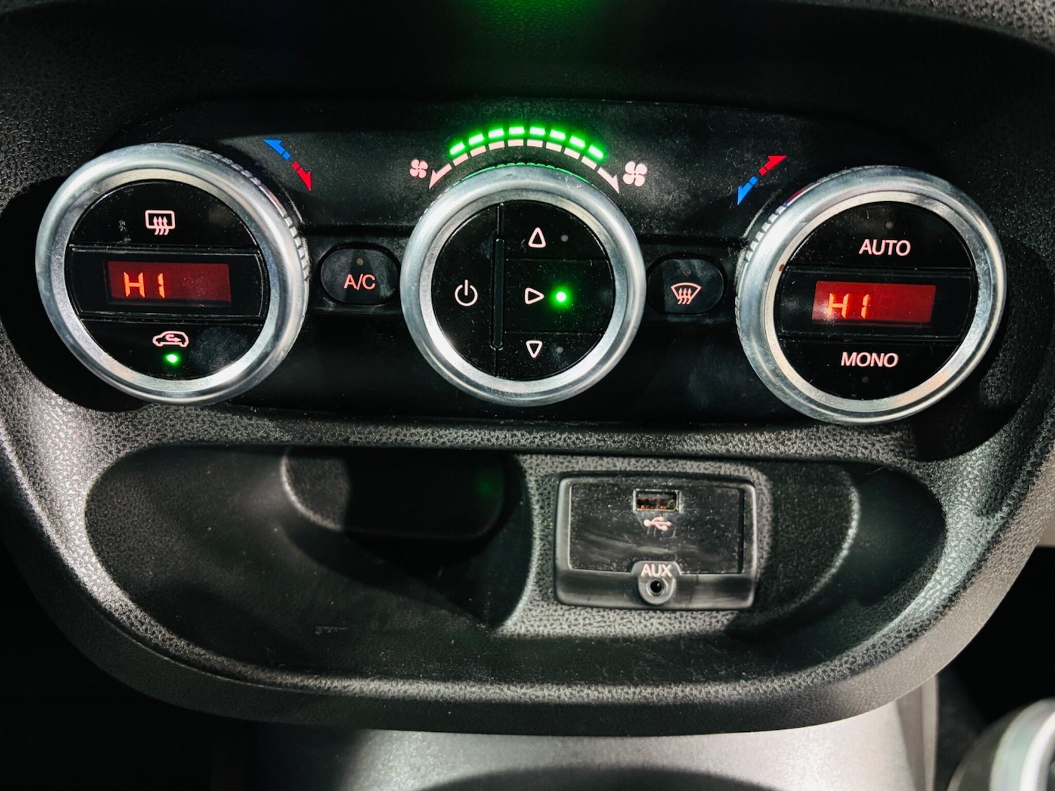 Used Fiat 500L 2013 for sale - 76926444: Photo 21