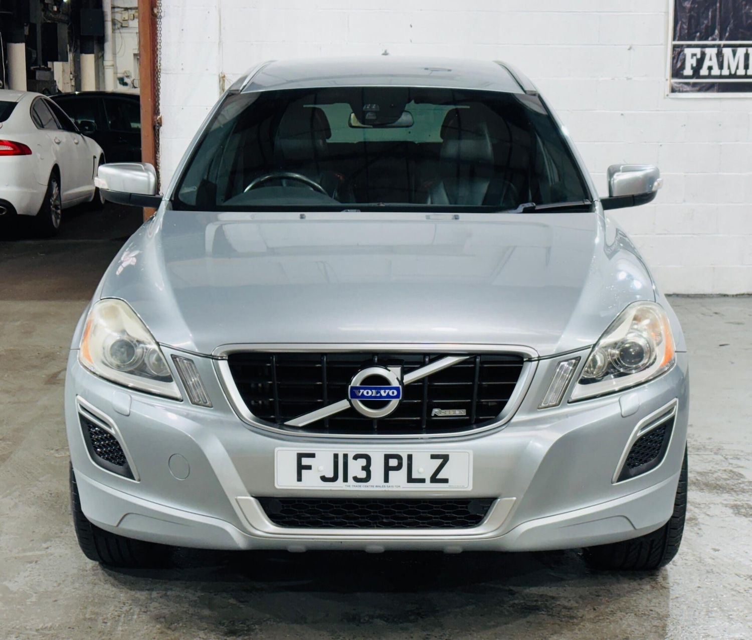 Used Volvo XC60 for sale - 77925239: Photo 2