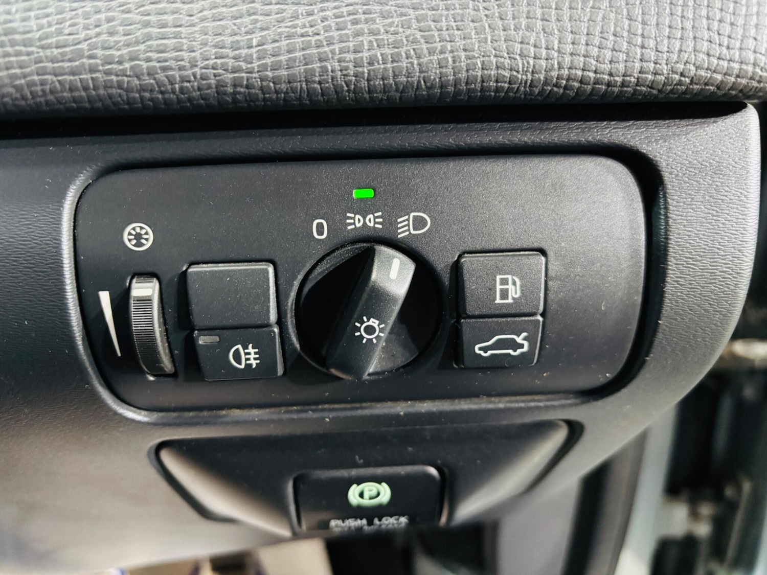 Used Volvo XC60 for sale - 77925239: Photo 24