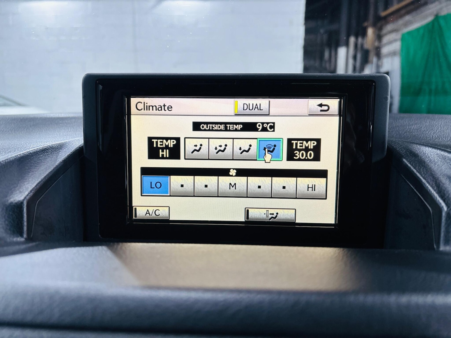 Used Lexus CT 2012 for sale - 76370519: Photo 24