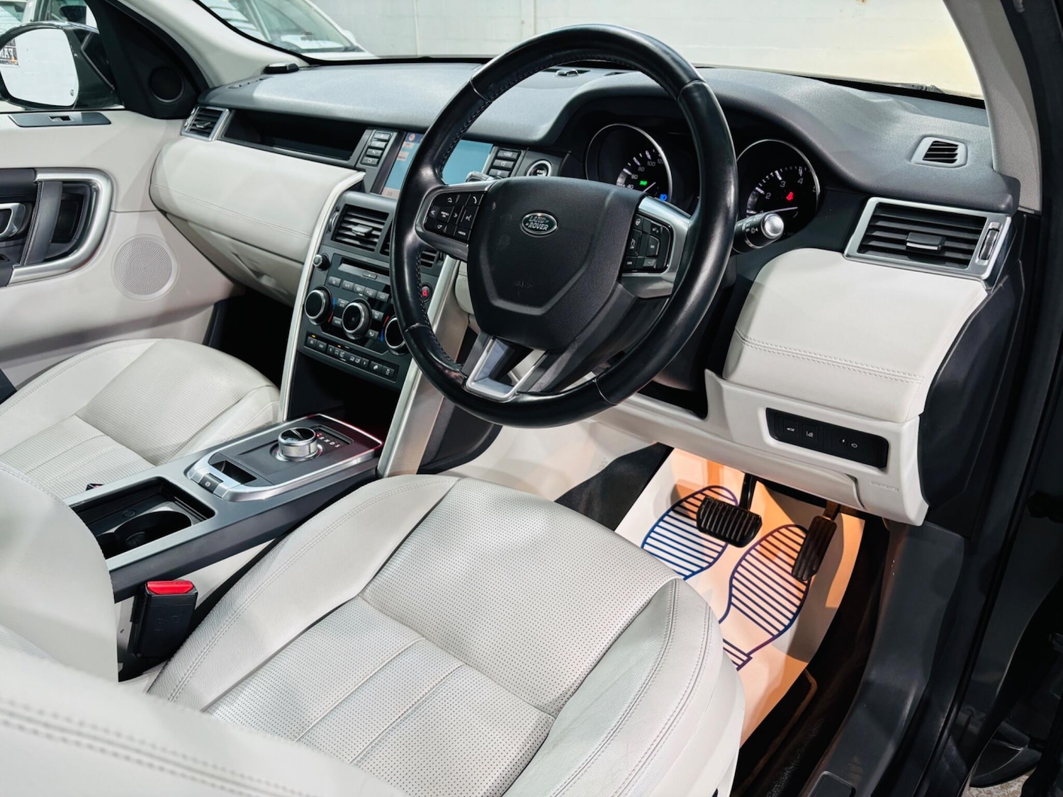 Used Land Rover Discovery Sport for sale - 76476660: Photo 8