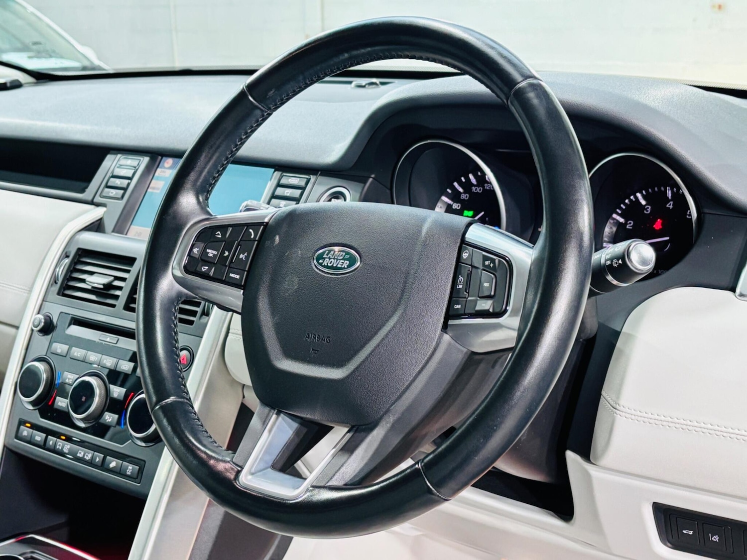 Used Land Rover Discovery Sport for sale - 76476660: Photo 9