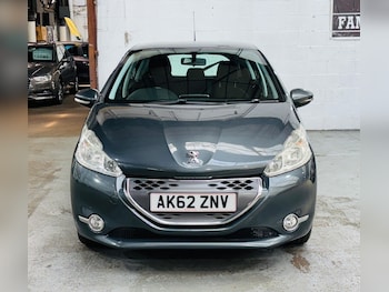 Used Peugeot 208 2013 for sale - 79106733: Photo