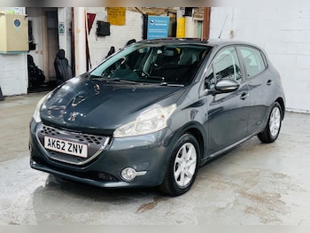 Used Peugeot 208 2013 for sale - 79106733: Photo
