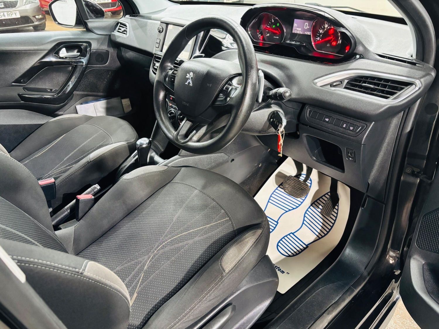 Used Peugeot 208 2013 for sale - 77344671: Photo 10