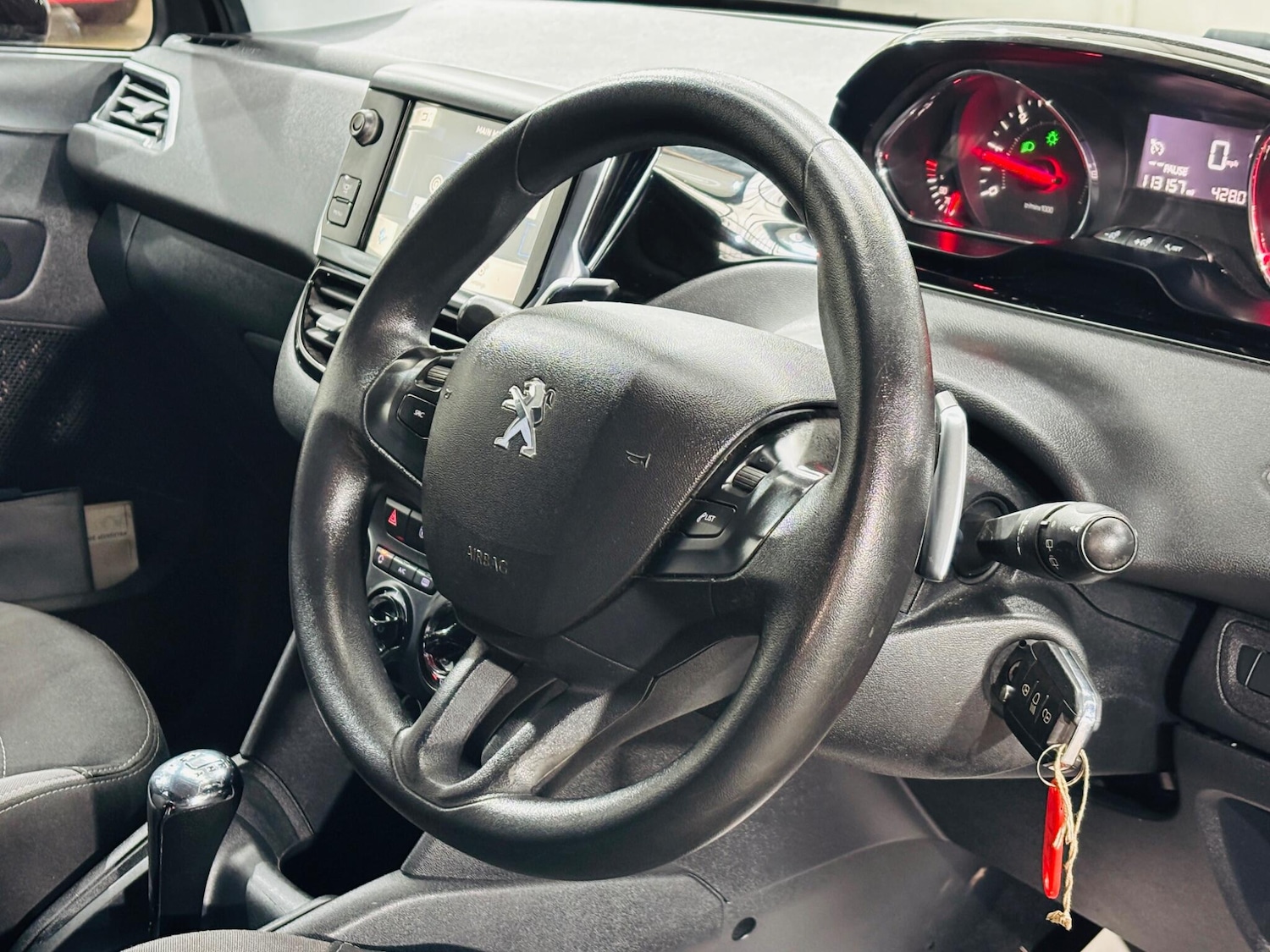 Used Peugeot 208 2013 for sale - 77344671: Photo 11