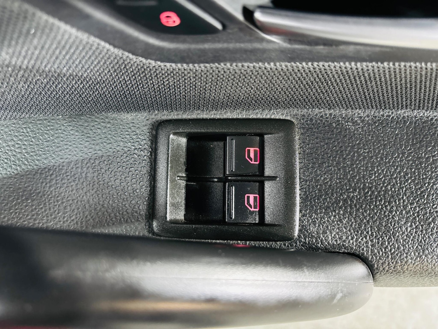 Used Volkswagen Scirocco 2011 for sale - 76499840: Photo 17