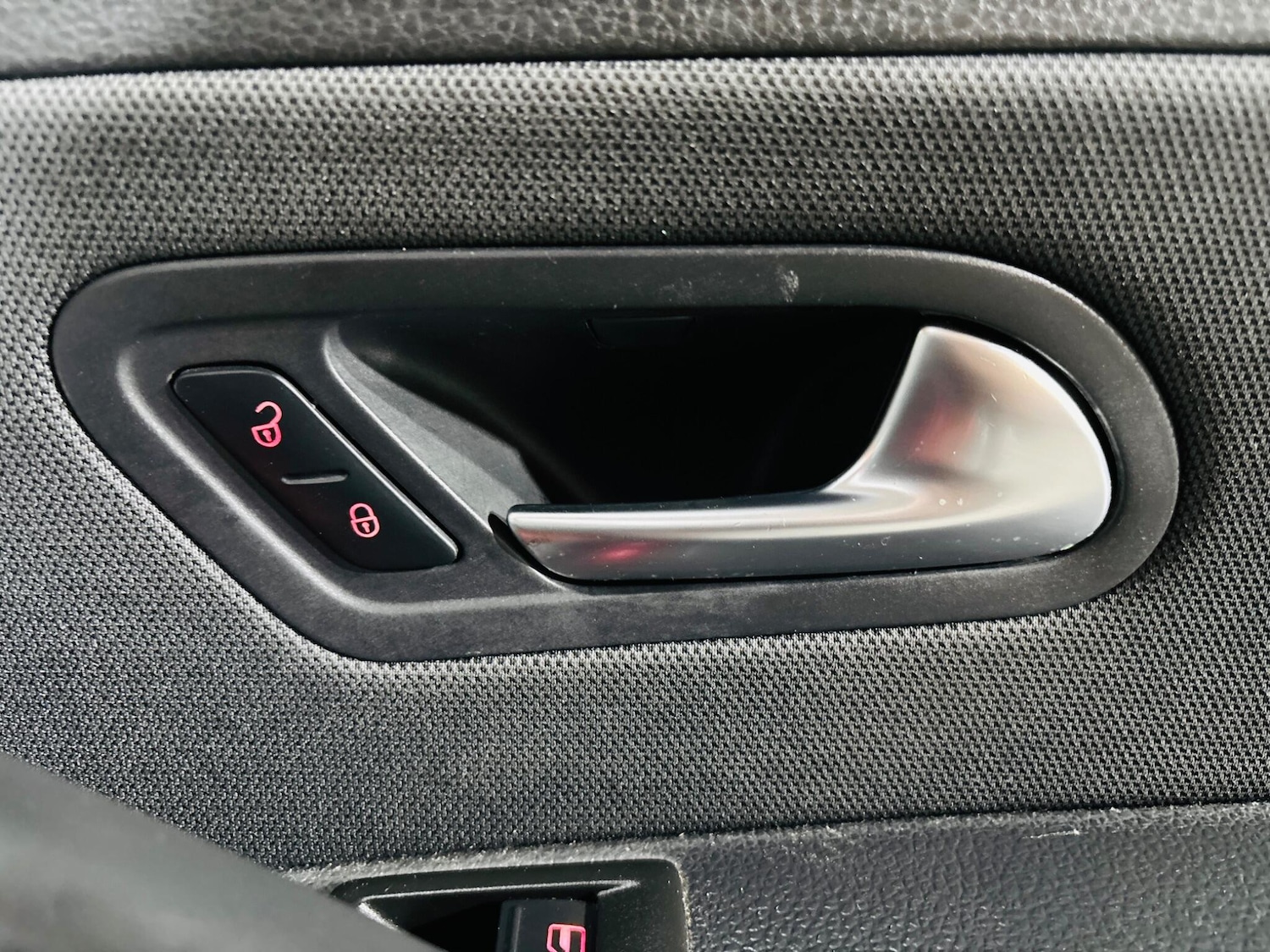 Used Volkswagen Scirocco 2011 for sale - 76499840: Photo 18