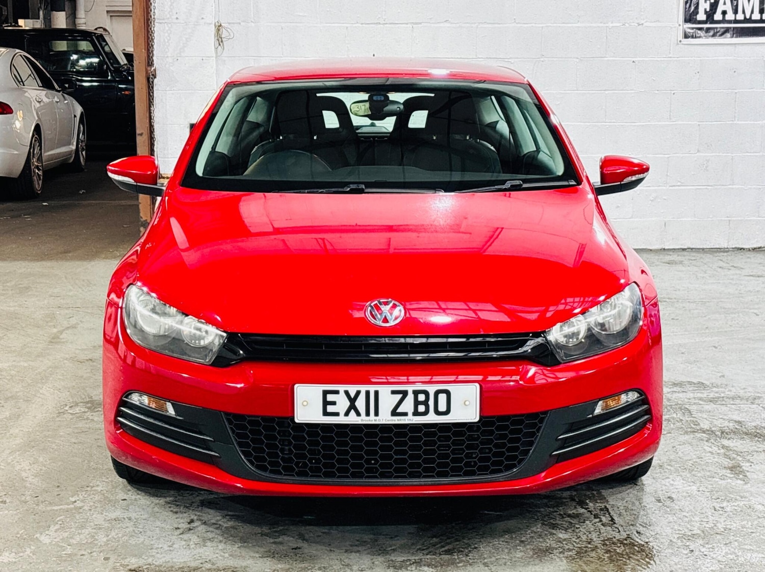 Used Volkswagen Scirocco 2011 for sale - 76499840: Photo 2