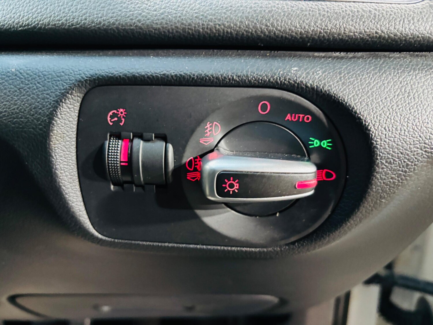 Used Audi Q3 2013 for sale - 78019755: Photo 25