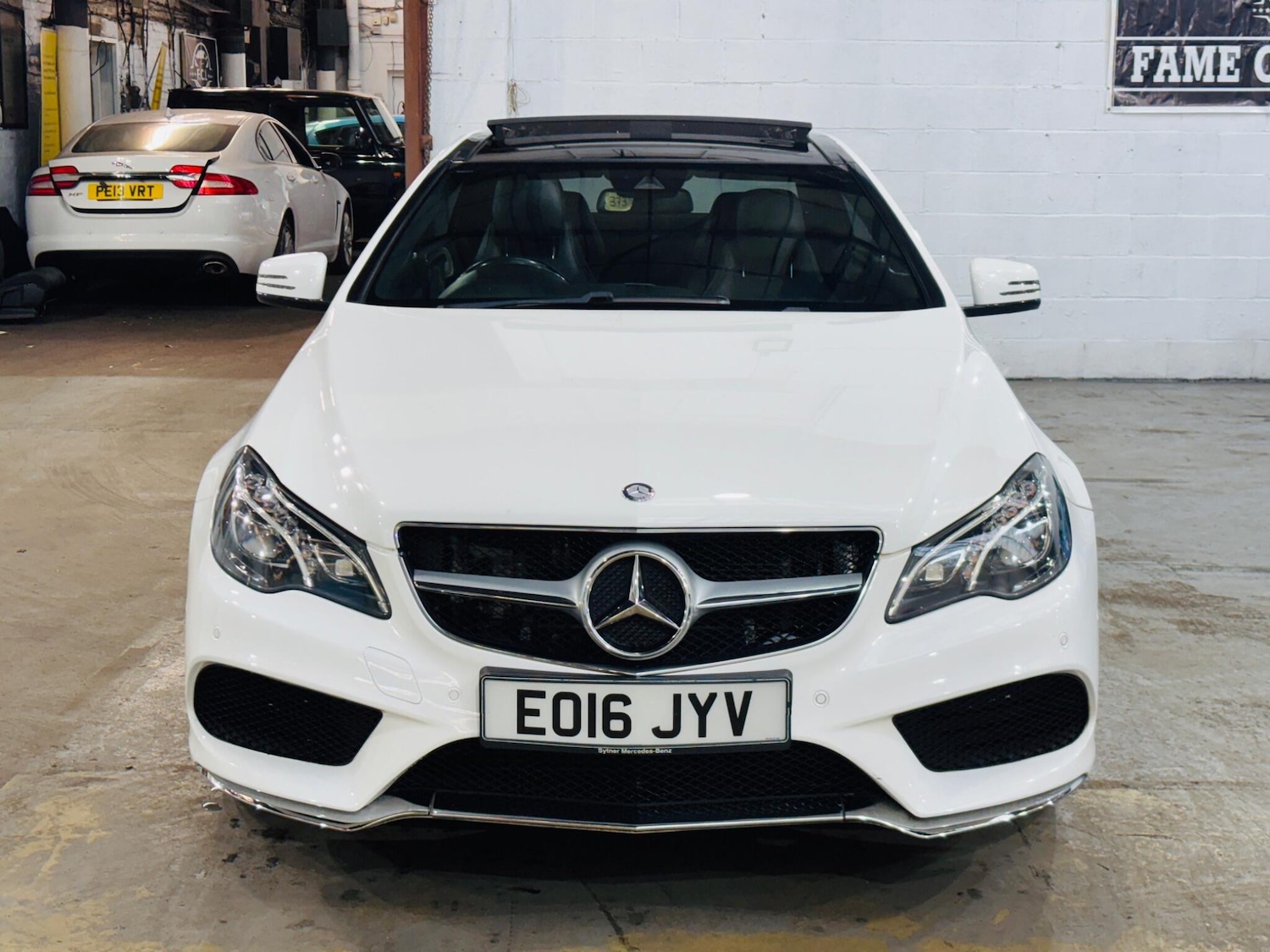 Used Mercedes-Benz E Class for sale - 77957452: Photo 2