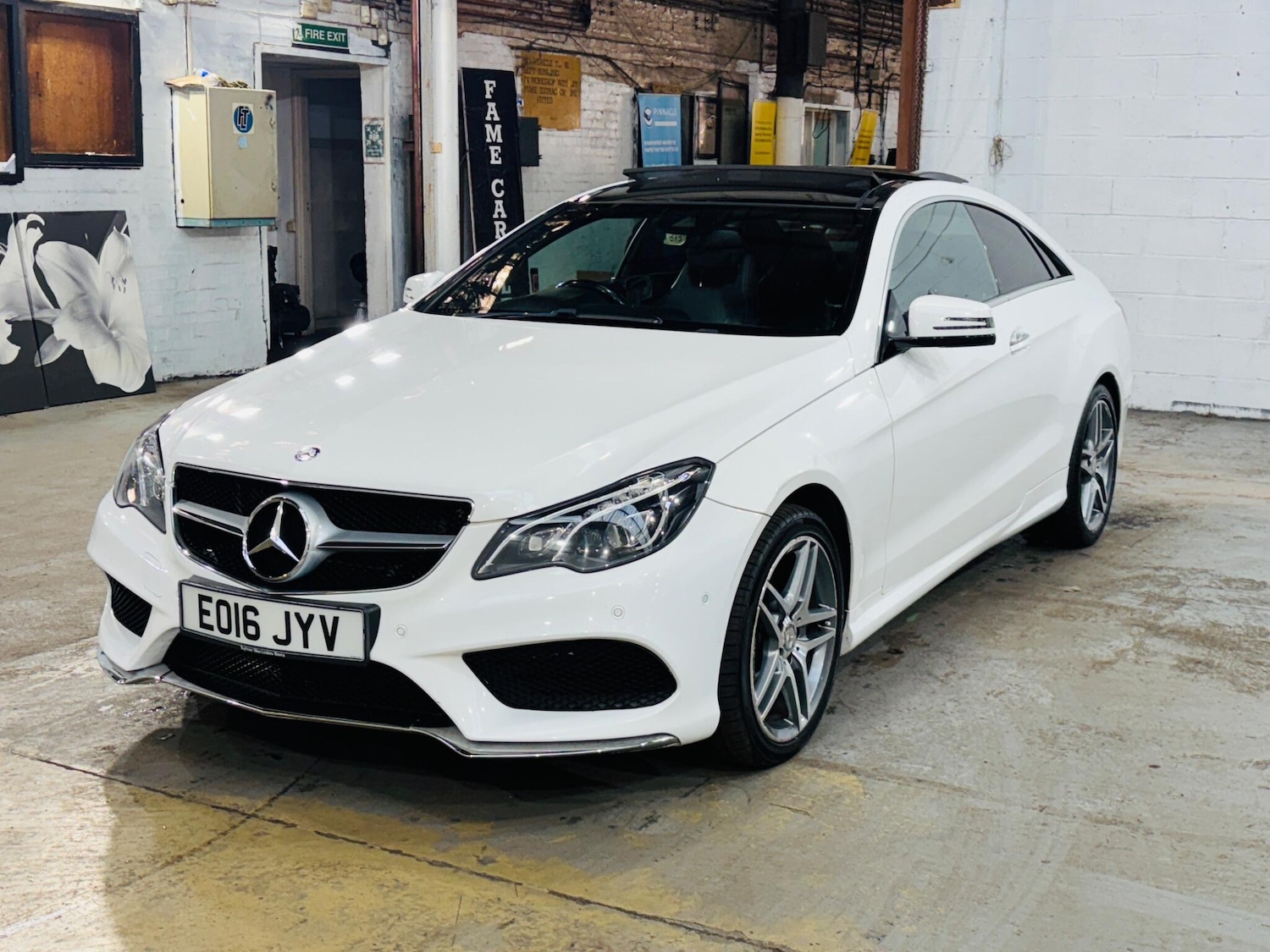 Used Mercedes-Benz E Class for sale - 77957452: Photo 4