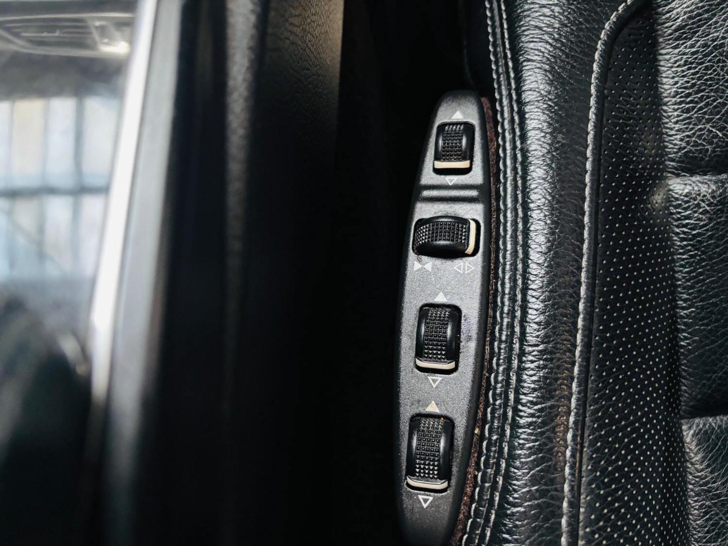 Used Mercedes-Benz E Class for sale - 77957452: Photo 42