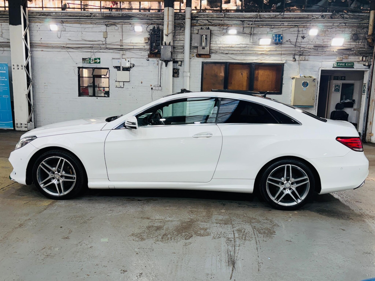 Used Mercedes-Benz E Class for sale - 77957452: Photo 9