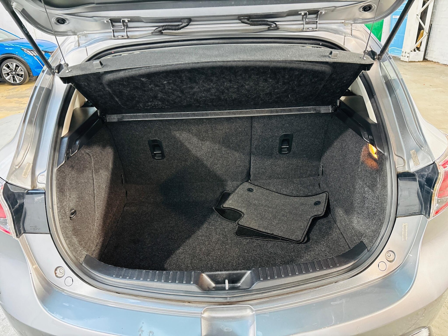 Used Mazda Mazda3 2010 for sale - 77883257: Photo 27