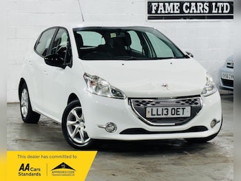 Used Peugeot 208 2013 for sale - 76137799: Photo