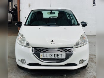 Used Peugeot 208 2013 for sale - 76137799: Photo