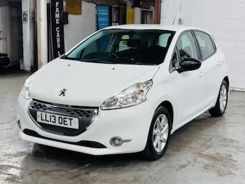Used Peugeot 208 2013 for sale - 76137799: Photo