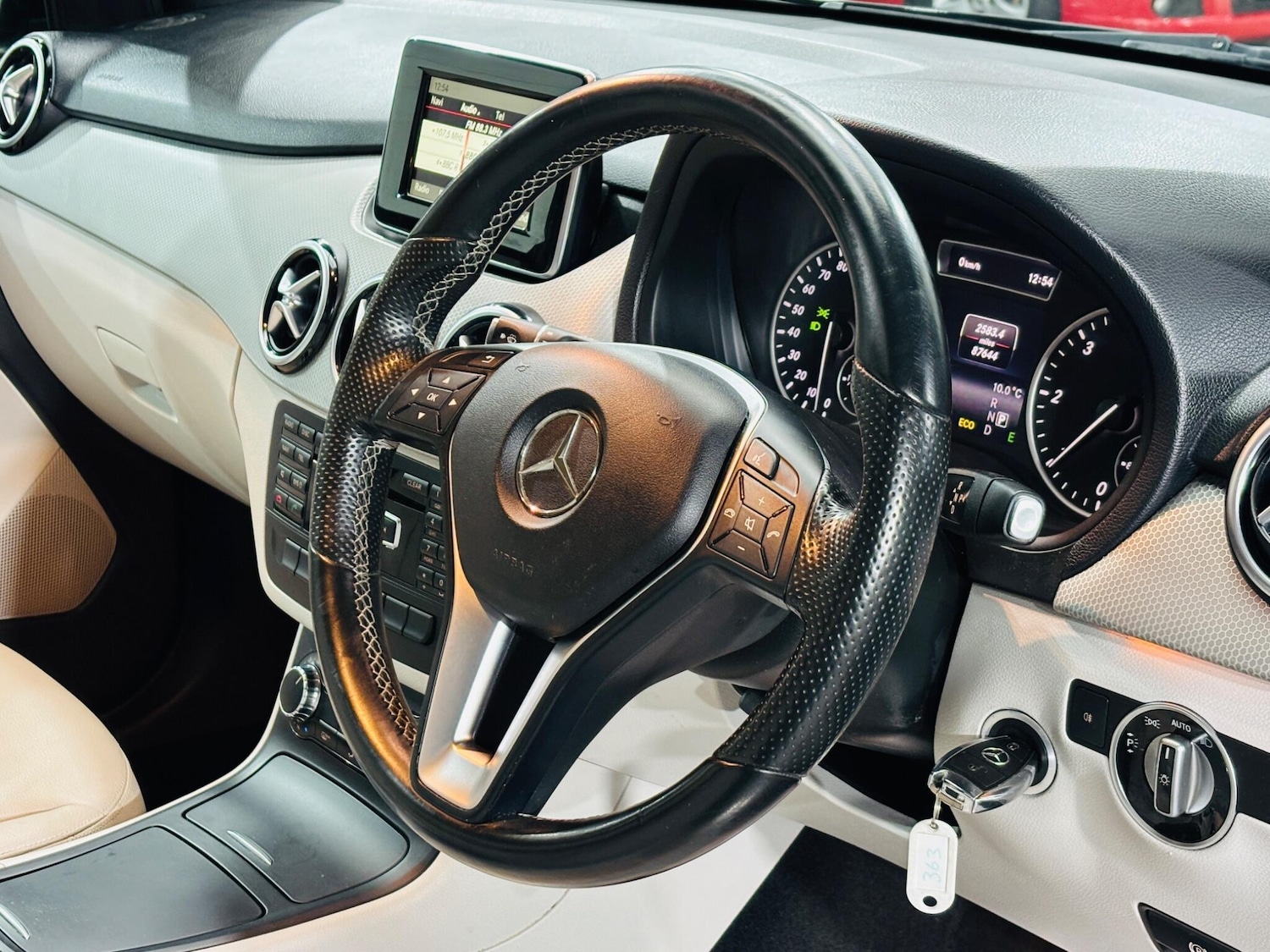 Used Mercedes-Benz B Class 2015 for sale - 77255158: Photo 11