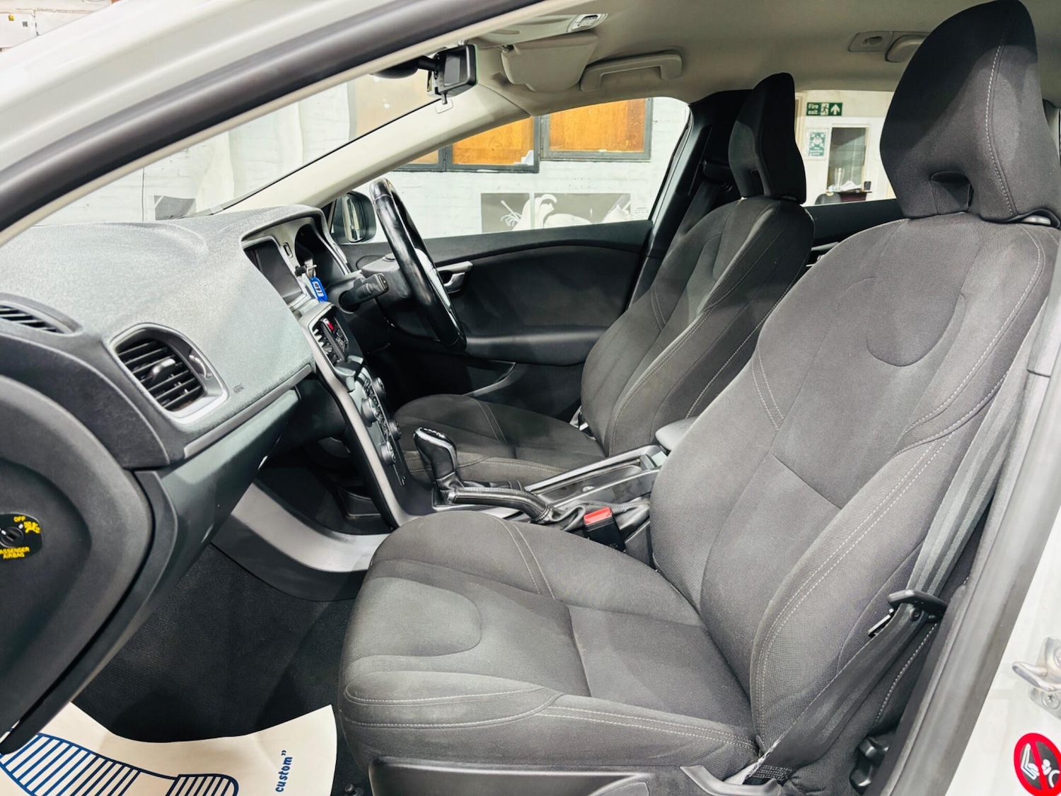 Used Volvo V40 2014 for sale - 77769055: Photo 15