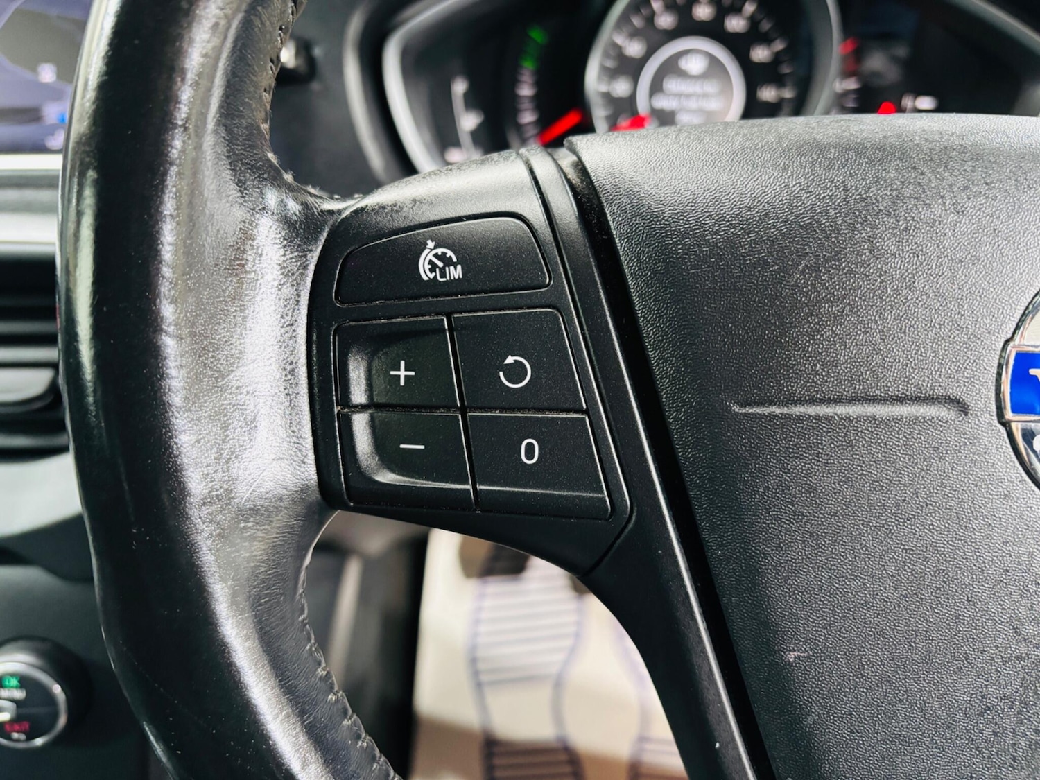 Used Volvo V40 2014 for sale - 77769055: Photo 20