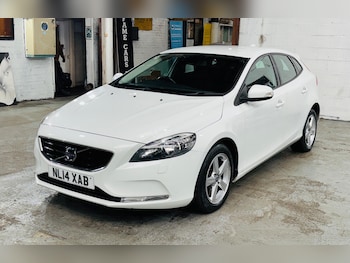 Used Volvo V40 2014 for sale - 77769055: Photo