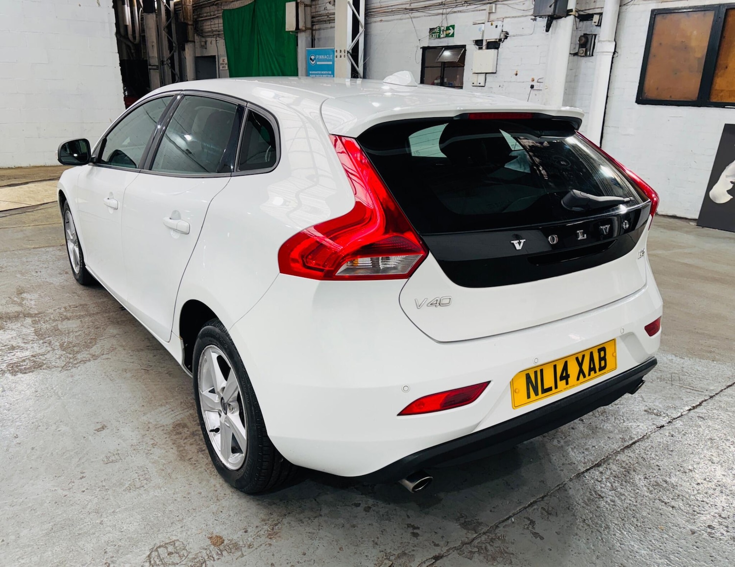 Used Volvo V40 2014 for sale - 77769055: Photo 7