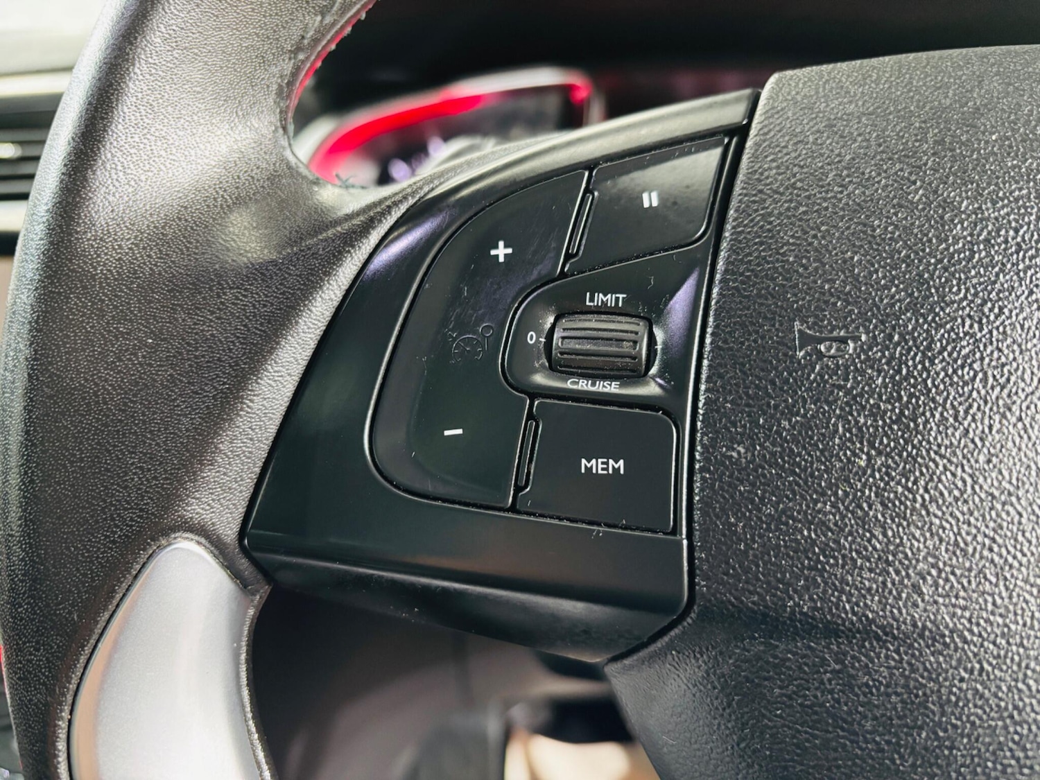 Used Citroen DS5 2013 for sale - 76886995: Photo 19