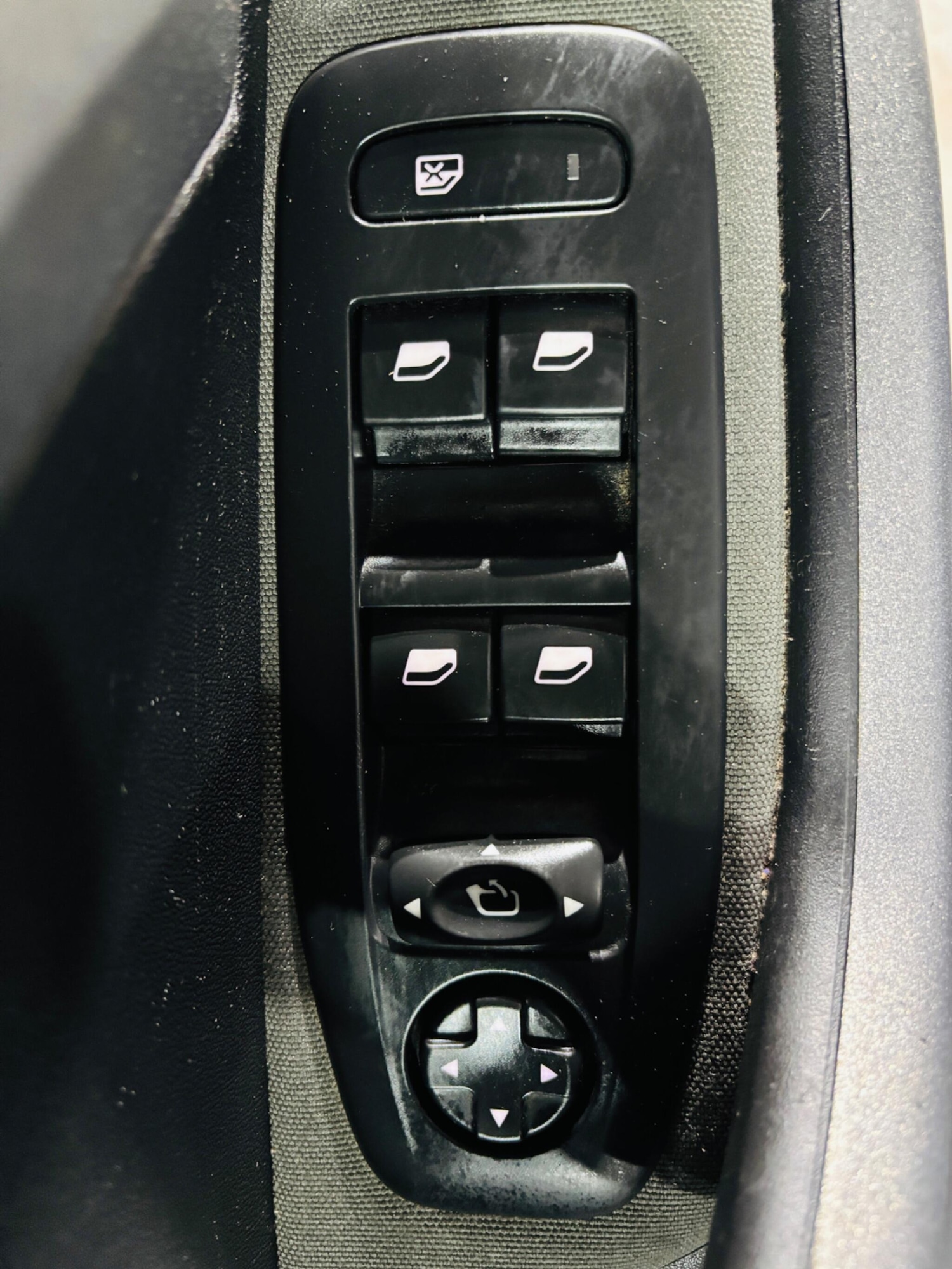 Used Peugeot 2008 2016 for sale - 77040627: Photo 17