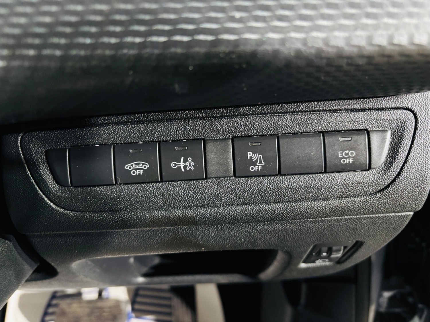 Used Peugeot 2008 2016 for sale - 77040627: Photo 18