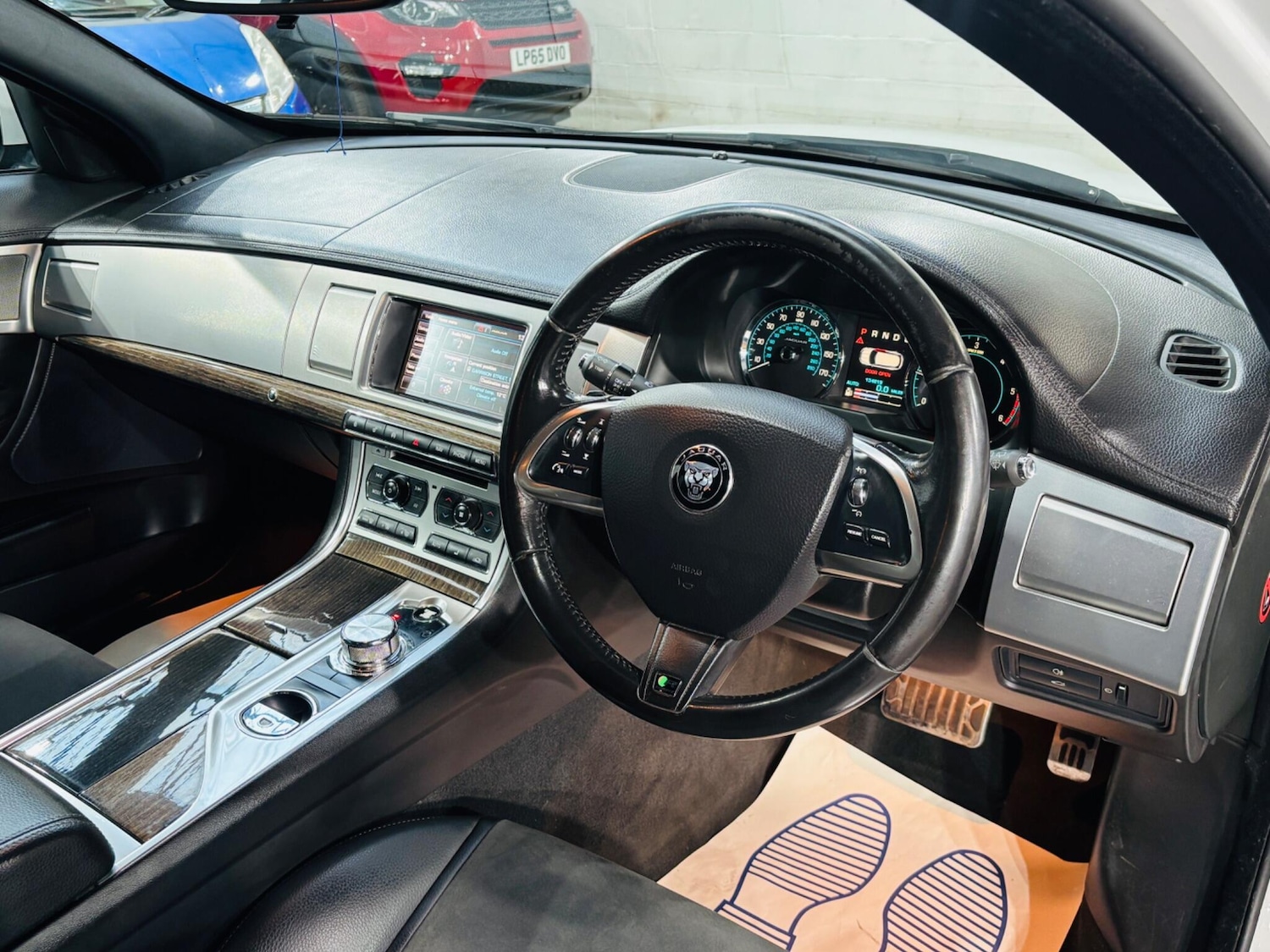 Used Jaguar XF 2015 for sale - 77956986: Photo 11