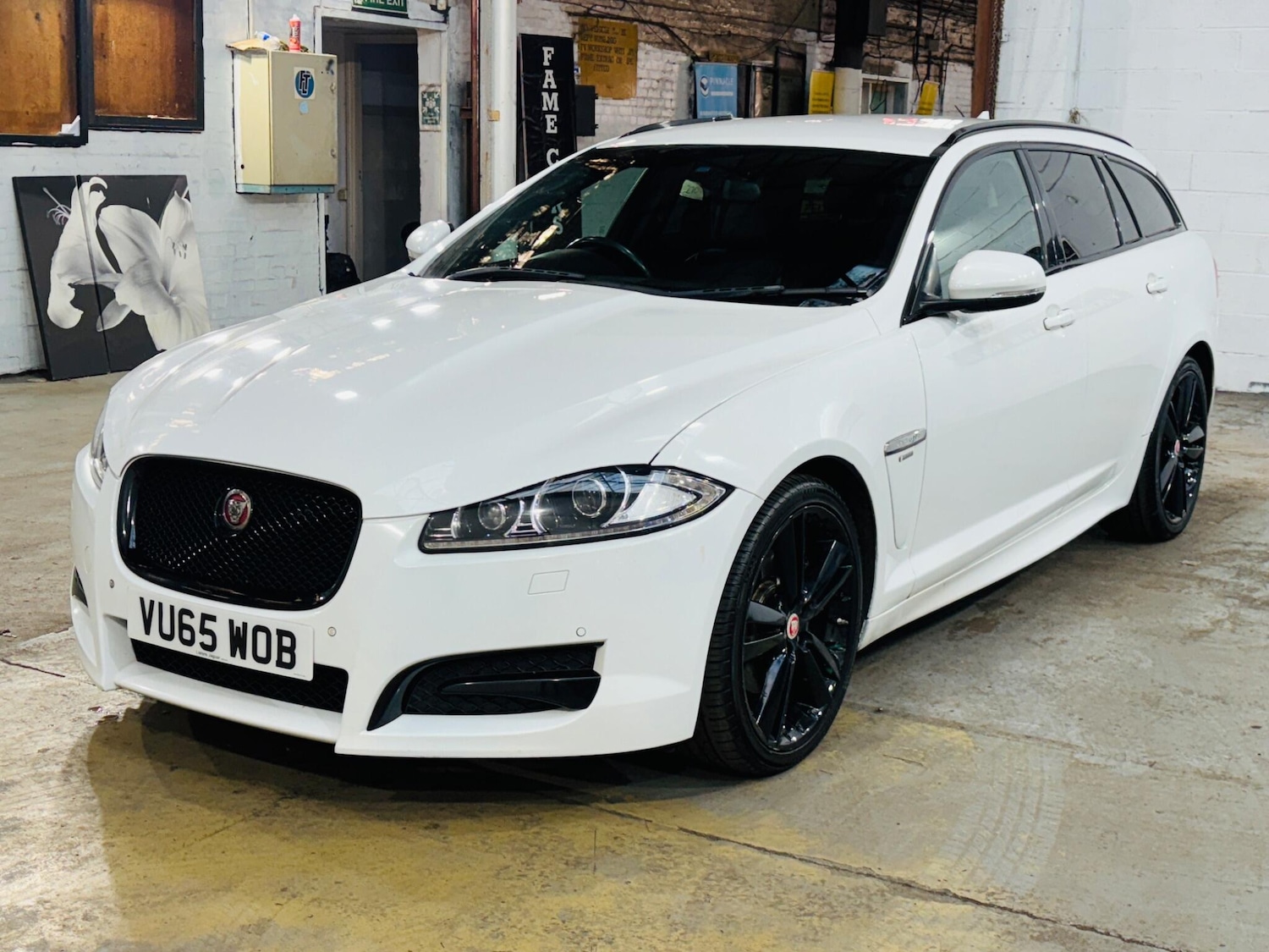 Used Jaguar XF 2015 for sale - 77956986: Photo 4
