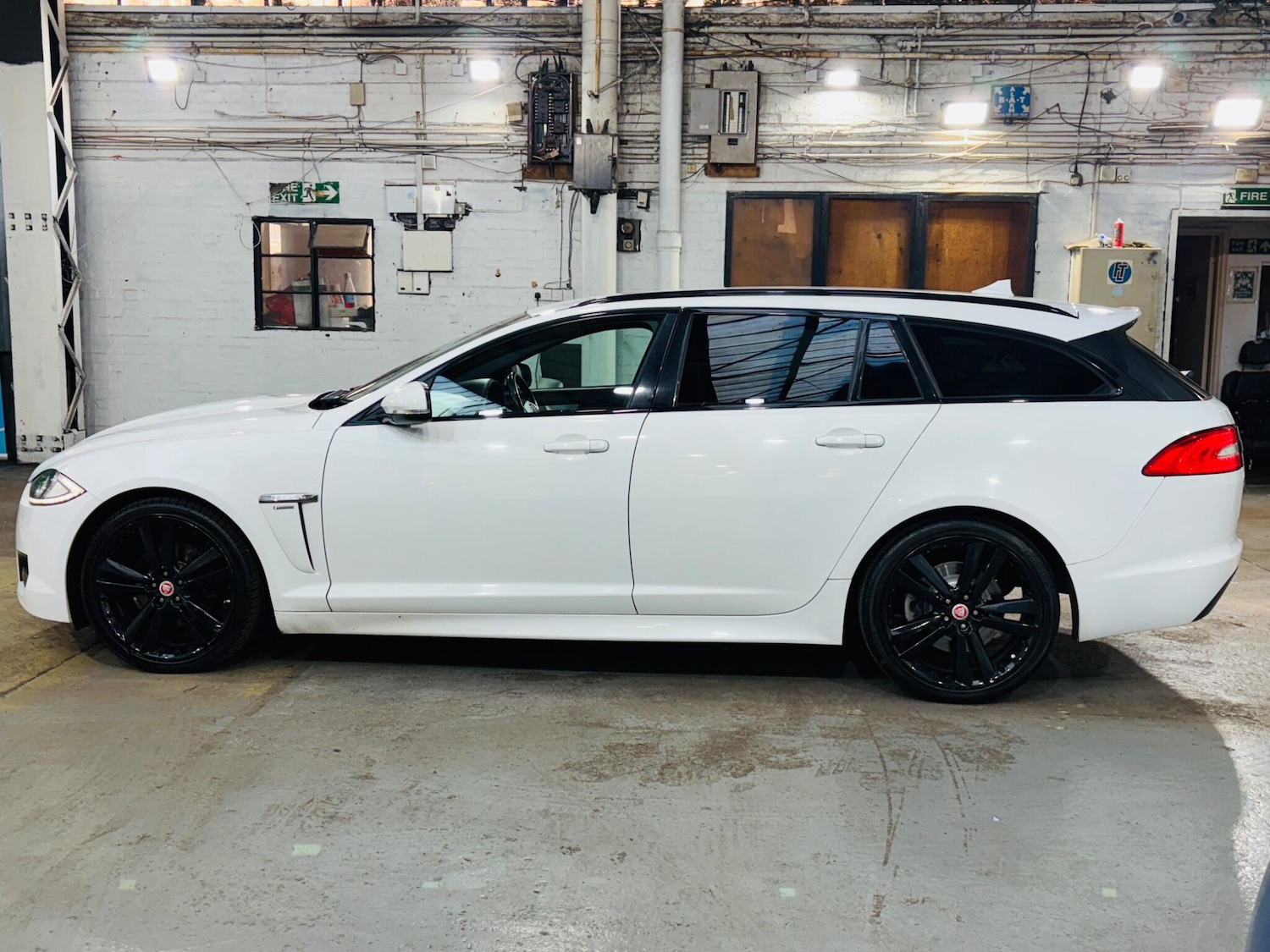 Used Jaguar XF 2015 for sale - 77956986: Photo 9