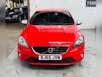 Used Volvo V40 2015 for sale - 79471982: Photo
