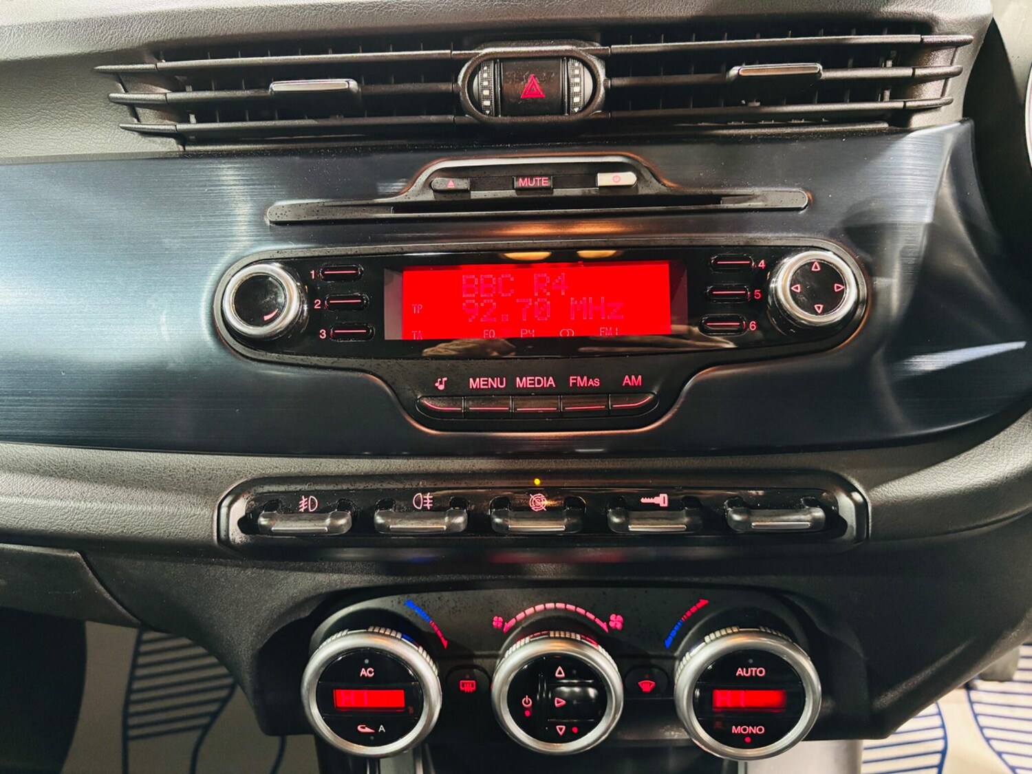 Used Alfa Romeo Giulietta 2011 for sale - 77456230: Photo 21